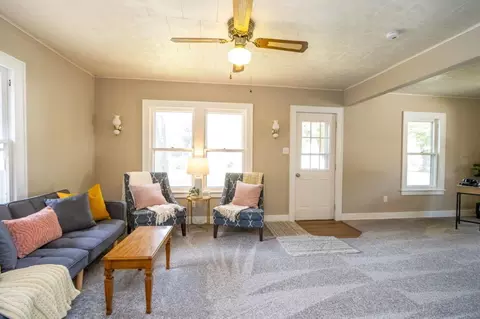 Living - 303 Grove St SE, Mapleton, MN 56065 photo 3 of 4