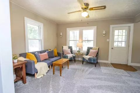 Living - 303 Grove St SE, Mapleton, MN 56065 photo 4 of 4