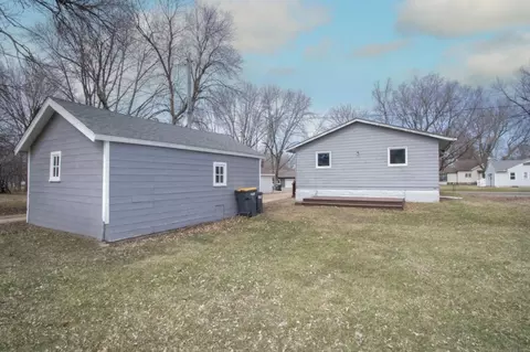 Exterior - 303 Grove St SE, Mapleton, MN 56065 photo 3 of 3