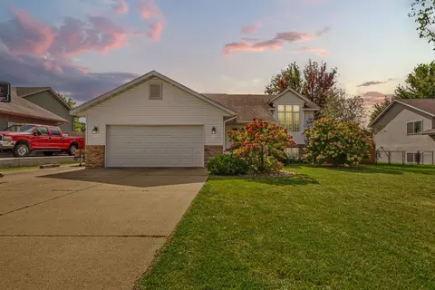 885 Lee St NE, Owatonna, MN 55060