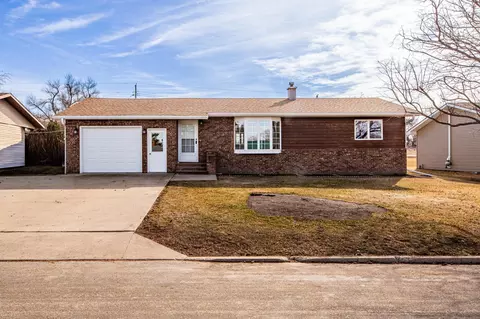 305 Webster St, Lisbon, ND 58054