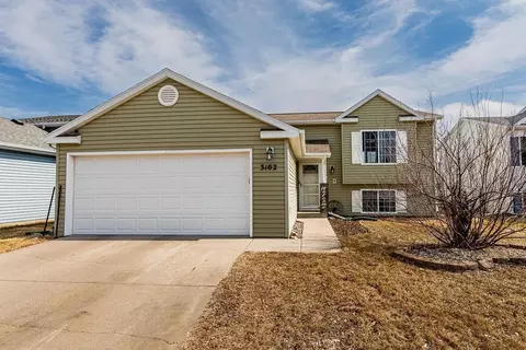 3102 32nd St S, Moorhead, MN 56560
