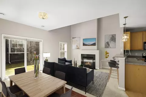 204 Manitoba Ln, Little Canada, MN 55117