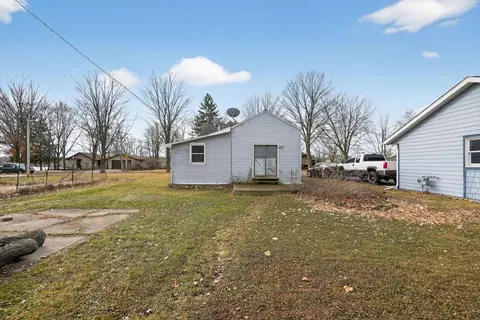 Exterior - 809 E Park Ave, Luck, WI 54853 photo 2 of 6