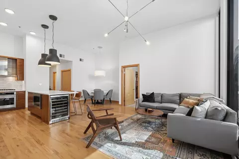 1240 S 2nd St #109, Minneapolis, MN 55415