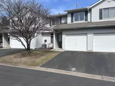 516 Roundhouse St, Shakopee, MN 55379