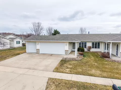 2104 Mcquillan Ct SE, Rochester, MN 55904