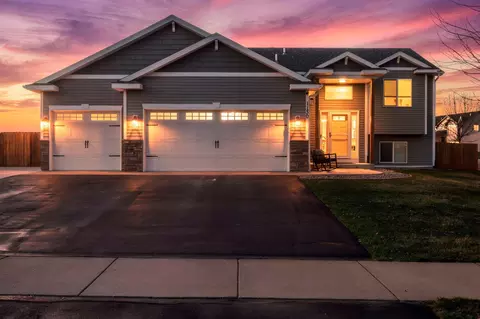 1130 18th Ave SE, Cambridge, MN 55008