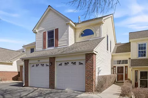 11065 Oregon Curv, Bloomington, MN 55438