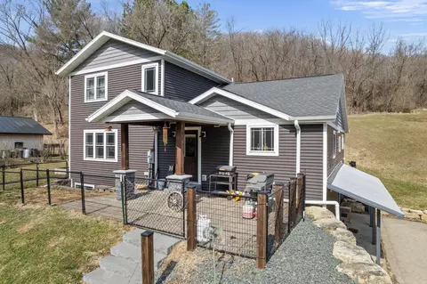 w4824 Puent Road, La Crosse, WI 54601