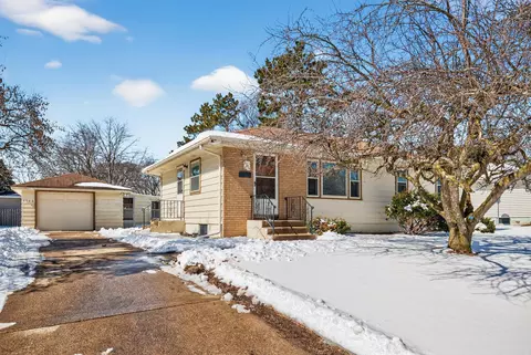 8706 20th Ave S, Bloomington, MN 55425