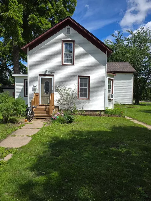 114 S 4th St, River Falls, WI 54022