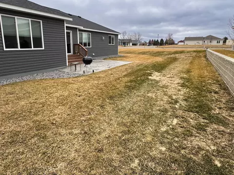 Exterior - 1707 17th St NW, Willmar, MN 56201 photo 5 of 7