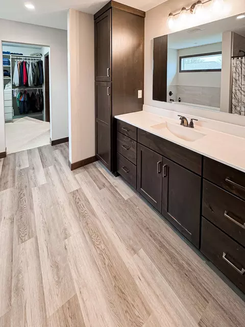 Bath - 1707 17th St NW, Willmar, MN 56201 photo 1 of 6