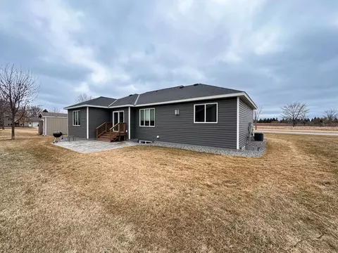 Exterior - 1707 17th St NW, Willmar, MN 56201 photo 7 of 7