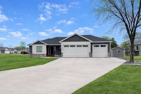 1707 17th St NW, Willmar, MN 56201