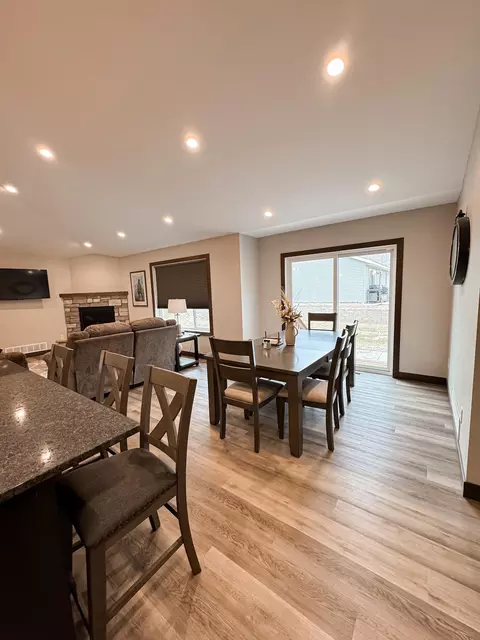 Dining - 1707 17th St NW, Willmar, MN 56201 photo 2 of 2