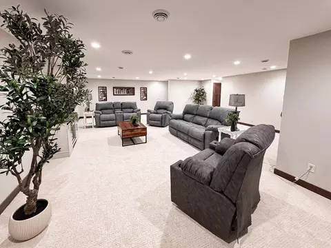 Living - 1707 17th St NW, Willmar, MN 56201 photo 5 of 5
