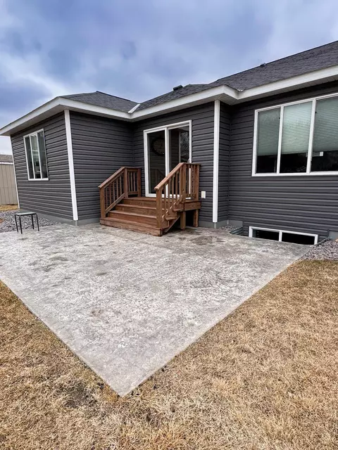 Exterior - 1707 17th St NW, Willmar, MN 56201 photo 6 of 7