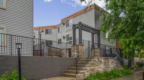 3540 Hennepin Ave #202, Minneapolis, MN 55408