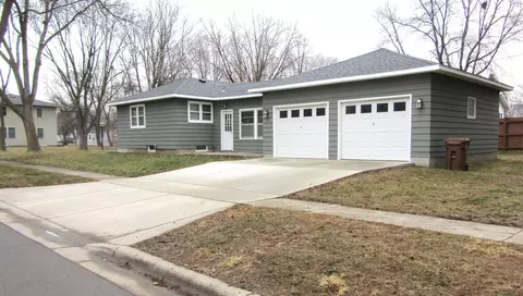 1202 N 5th St, Montevideo, MN 56265