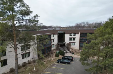 4710 58th Ave N #301, Crystal, MN 55429