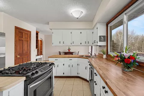 Kitchen - 4576 Echo Ln, Stacy, MN 55079 photo 2 of 6