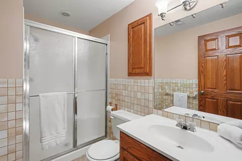 Bath - 4576 Echo Ln, Stacy, MN 55079 photo 3 of 3