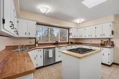 Kitchen - 4576 Echo Ln, Stacy, MN 55079 photo 4 of 6