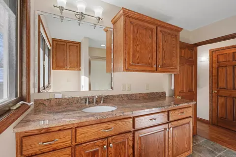 Bath - 4576 Echo Ln, Stacy, MN 55079 photo 2 of 3