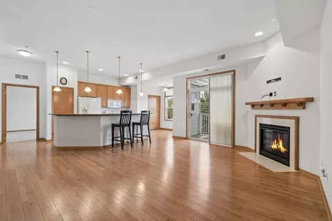 1244 County Road D E #205, Maplewood, MN 55109