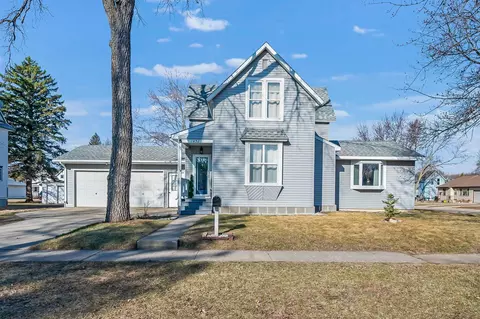 Exterior - 1452 5th Ave, Windom, MN 56101 photo 2 of 7