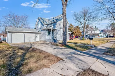 Exterior - 1452 5th Ave, Windom, MN 56101 photo 4 of 7