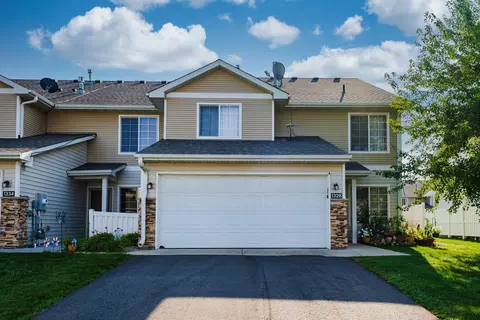 1328 Raintree Ln, Waconia, MN 55387