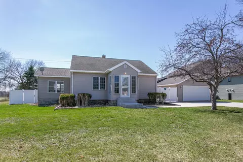 373 Locust St S, Prescott, WI 54021
