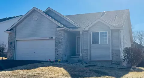 21153 Pasofino Cir N, Forest Lake, MN 55025