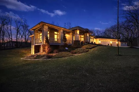 9401 Elm Ct, Prior Lake, MN 55372