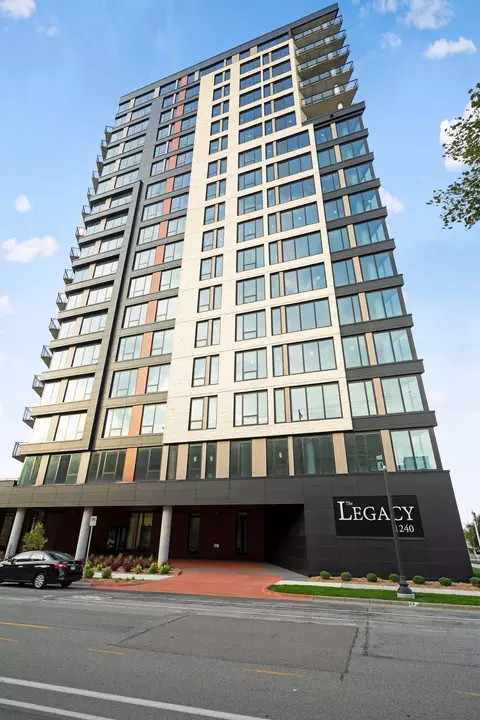 1240 S 2nd St #424, Minneapolis, MN 55415