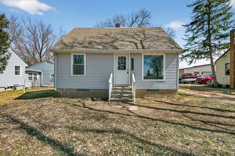 1373 Jefferson St SE, Hutchinson, MN 55350