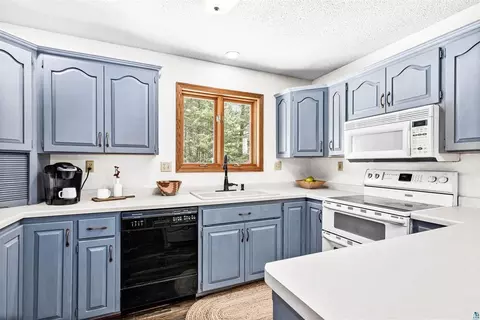 Kitchen - 114 Pine Ridge Rd, Esko, MN 55733 photo 4 of 4