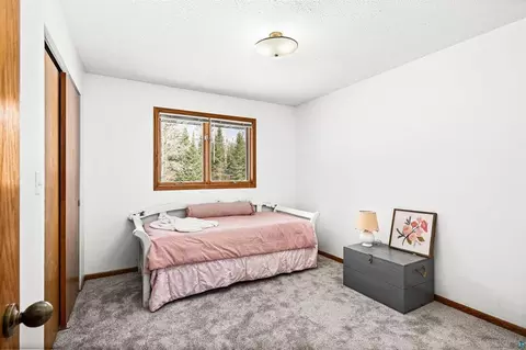 Bedroom - 114 Pine Ridge Rd, Esko, MN 55733 photo 4 of 8