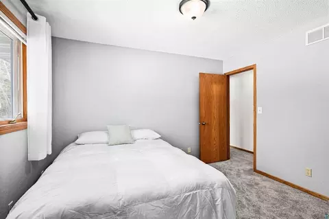 Bedroom - 114 Pine Ridge Rd, Esko, MN 55733 photo 5 of 8