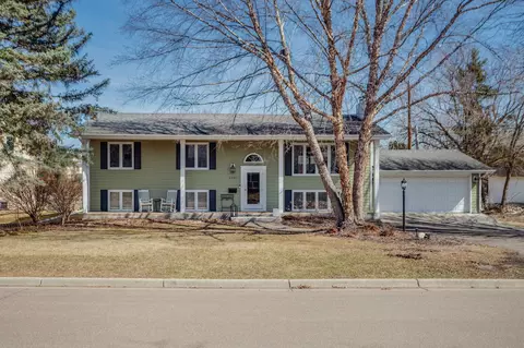 2221 Quebec Dr, Saint Louis Park, MN 55426