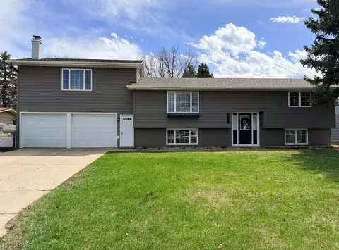 1511 Eckerson Dr, Worthington, MN 56187