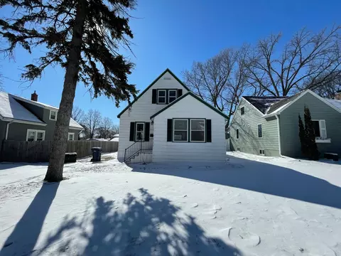 911 W Cavour Ave, Fergus Falls, MN 56537