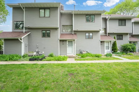 28 Elton Ridge Ct NW, Rochester, MN 55901