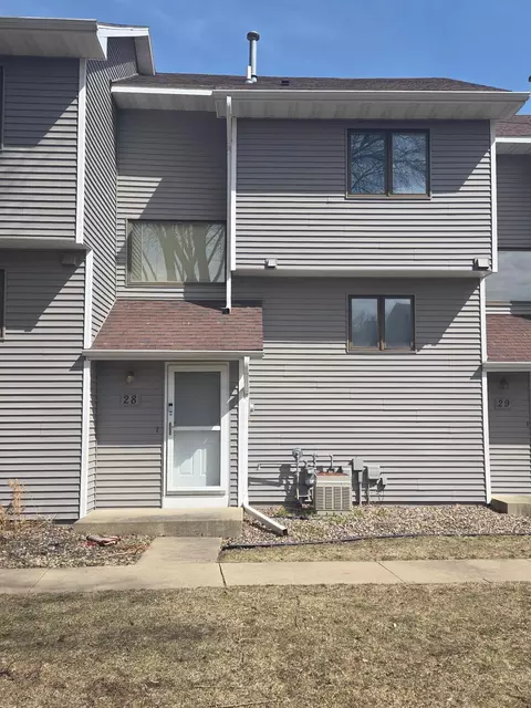 28 Elton Ridge Ct NW, Rochester, MN 55901