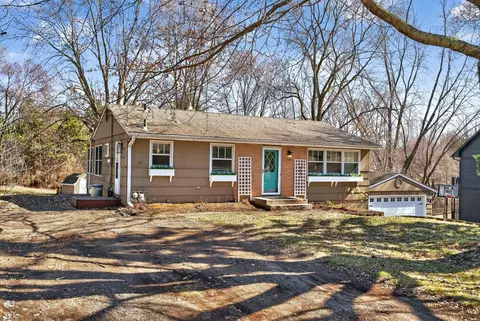 9091 W Staring Ln, Eden Prairie, MN 55347