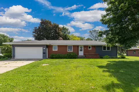 301 S Market St, Belle Plaine, MN 56011