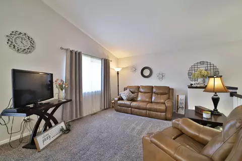 Living - 959 Holton Ave, Brainerd, MN 56401 photo 1 of 4